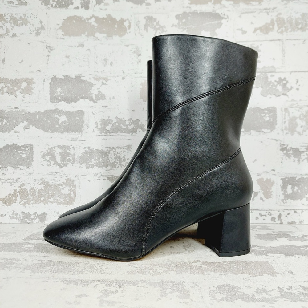 NEW Bella Vita Harp Black Leather Block Heel Square Toe Ankle Boots E836 - Picture 1 of 11